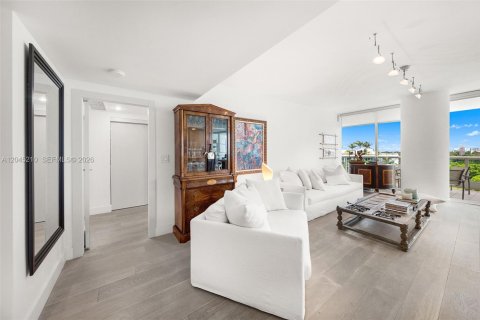 Copropriété à vendre à Miami, Floride: 1 chambre, 112.41 m2 № 2193509 - photo 6
