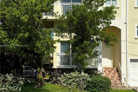 Touwnhouse à vendre à Hollywood, Floride: 3 chambres, 199.74 m2 № 2179841 - photo 3