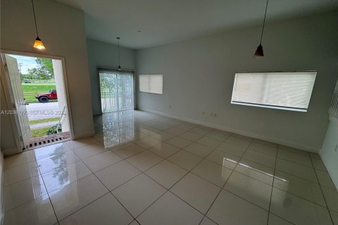 Touwnhouse à vendre à Hollywood, Floride: 3 chambres, 199.74 m2 № 2179841 - photo 6