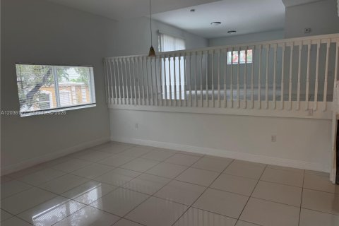 Touwnhouse à vendre à Hollywood, Floride: 3 chambres, 199.74 m2 № 2179841 - photo 10