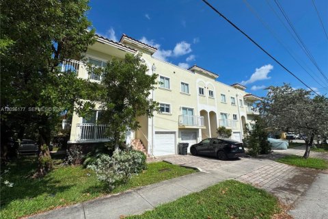 Touwnhouse à Hollywood, Floride 3 chambres, 199.74 m2 № 2179841