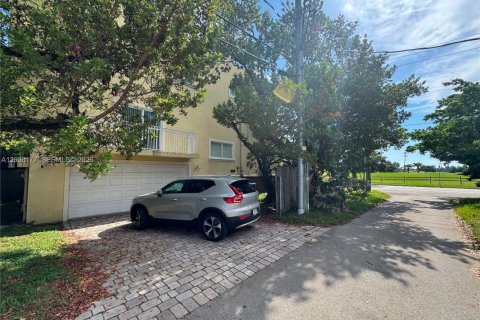 Touwnhouse à vendre à Hollywood, Floride: 3 chambres, 199.74 m2 № 2179841 - photo 4