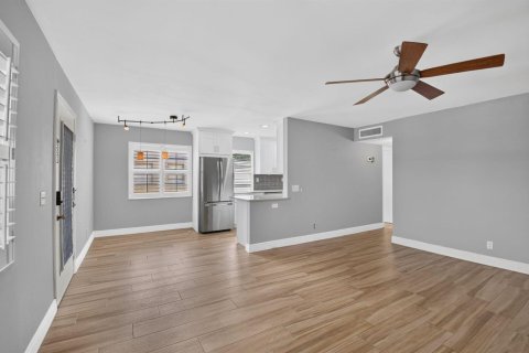Condo in Delray Beach, Florida, 2 bedrooms  № 2185266 - photo 15