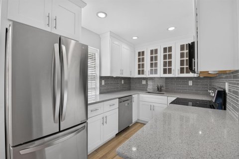 Condo in Delray Beach, Florida, 2 bedrooms  № 2185266 - photo 4