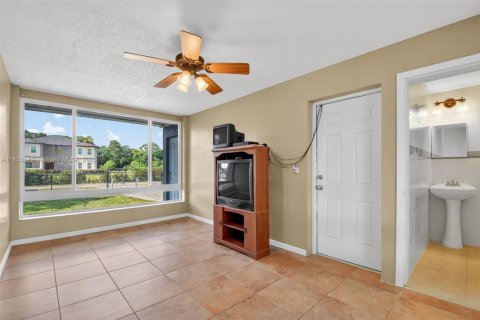 Casa en venta en Lake Worth, Florida, 3 dormitorios, 134.15 m2 № 1814658 - foto 17