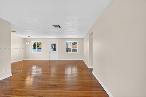 Casa en venta en Lake Worth, Florida, 3 dormitorios, 134.15 m2 № 1814658 - foto 2