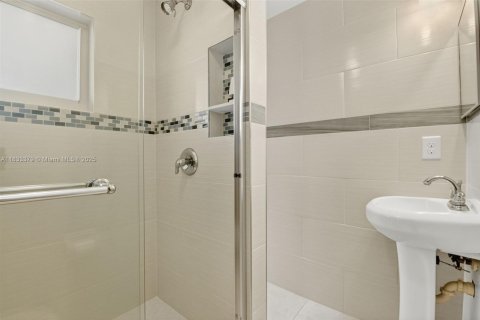 Casa en venta en Lake Worth, Florida, 3 dormitorios, 134.15 m2 № 1814658 - foto 18