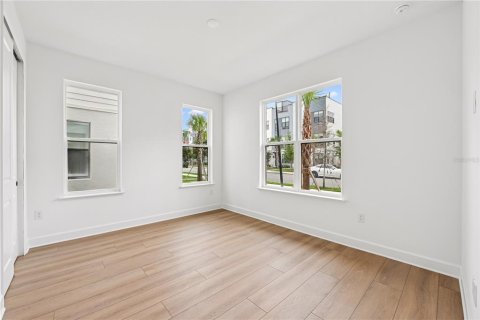 Touwnhouse à vendre à Orlando, Floride: 3 chambres, 193.7 m2 № 1786761 - photo 2