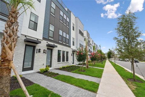 Touwnhouse à vendre à Orlando, Floride: 3 chambres, 193.7 m2 № 1786761 - photo 1