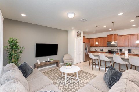 Touwnhouse à vendre à Kissimmee, Floride: 5 chambres, 210.24 m2 № 2280432 - photo 5