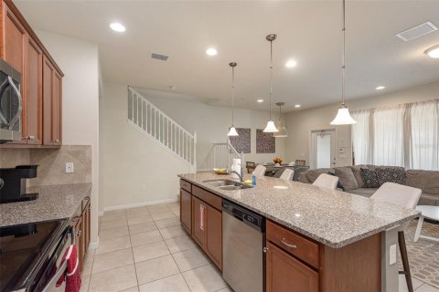 Touwnhouse à vendre à Kissimmee, Floride: 5 chambres, 210.24 m2 № 2280432 - photo 11