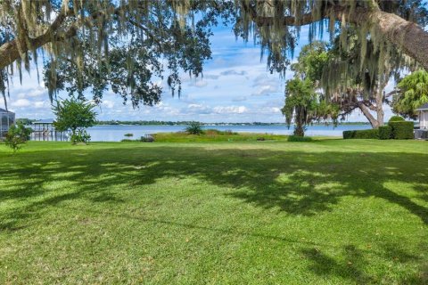 House in Avon Park, Florida 4 bedrooms, 239.78 sq.m. № 2403711 - photo 22