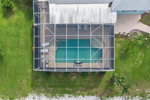 House in Avon Park, Florida 4 bedrooms, 239.78 sq.m. № 2403711 - photo 18