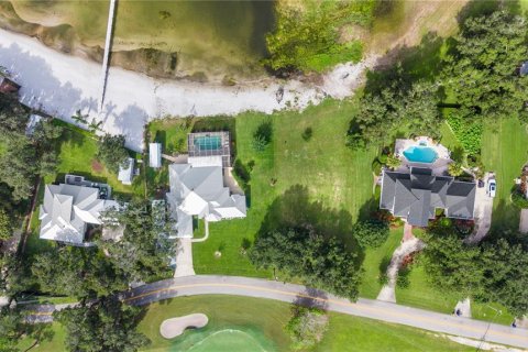 House in Avon Park, Florida 4 bedrooms, 239.78 sq.m. № 2403711 - photo 4