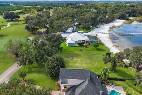 House in Avon Park, Florida 4 bedrooms, 239.78 sq.m. № 2403711 - photo 15