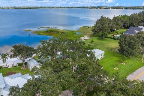 House in Avon Park, Florida 4 bedrooms, 239.78 sq.m. № 2403711 - photo 12