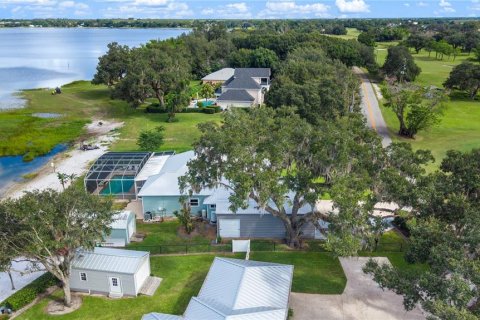 House in Avon Park, Florida 4 bedrooms, 239.78 sq.m. № 2403711 - photo 11