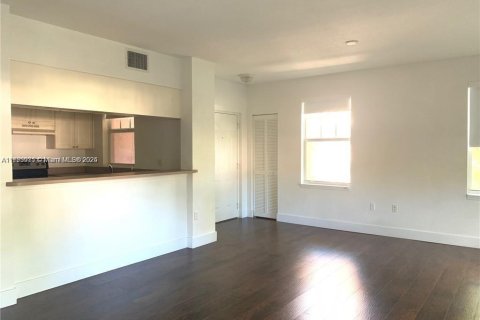 Condo in Coral Springs, Florida, 1 bedroom  № 2068923 - photo 11