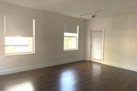 Condo in Coral Springs, Florida, 1 bedroom  № 2068923