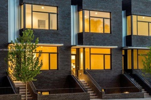 Commercial property in Miami, Florida № 1978723 - photo 11