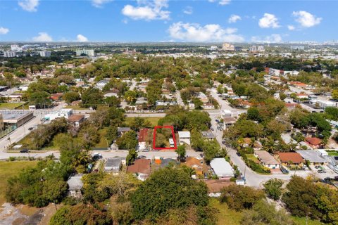 Commercial property in Miami, Florida № 1978723 - photo 3