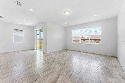 House in Thonotosassa, Florida 4 bedrooms, 171.87 sq.m. № 2117962 - photo 6