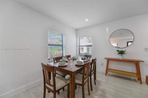 Снять в аренду виллу или дом в Майами, Флорида 3 спальни, 99.96м2, № 1948998 - фото 10