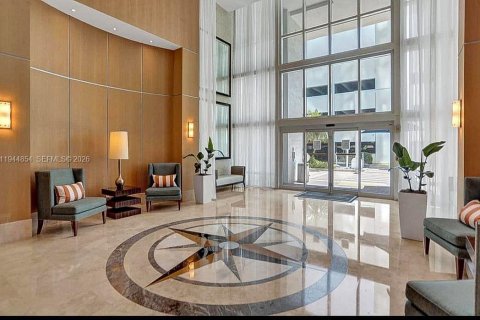 Купить кондоминиум в Халландейл-Бич, Флорида 2 спальни, 122.91м2, № 2001960 - фото 2