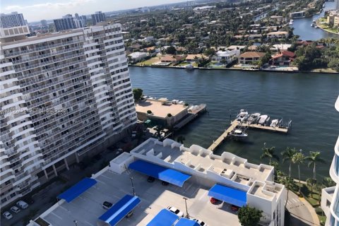 Купить кондоминиум в Халландейл-Бич, Флорида 2 спальни, 122.91м2, № 2001960 - фото 10