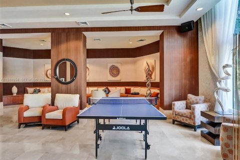 Купить кондоминиум в Халландейл-Бич, Флорида 2 спальни, 122.91м2, № 2001960 - фото 13