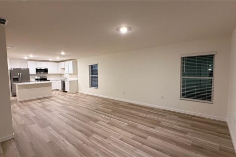House in Ocala, Florida 5 bedrooms, 161.56 sq.m. № 2222001 - photo 4
