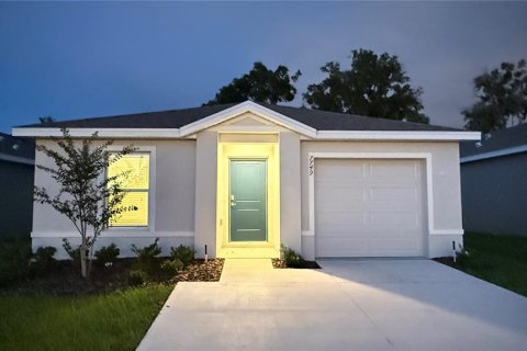 House in Ocala, Florida 5 bedrooms, 161.56 sq.m. № 2222001