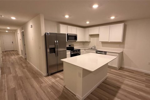 House in Ocala, Florida 5 bedrooms, 161.56 sq.m. № 2222001 - photo 5