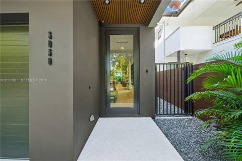 Adosado en venta en Miami, Florida, 4 dormitorios, 253.44 m2 № 2432229 - foto 3