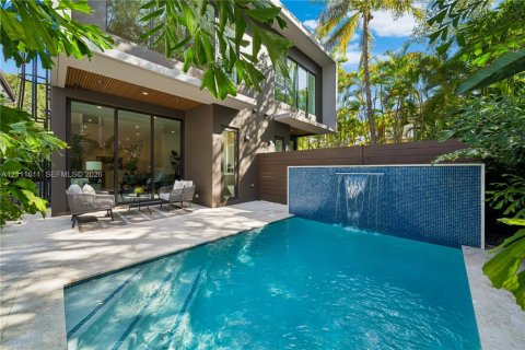 Adosado en venta en Miami, Florida, 4 dormitorios, 253.44 m2 № 2432229 - foto 25
