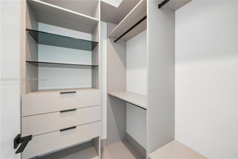 Adosado en venta en Miami, Florida, 4 dormitorios, 253.44 m2 № 2432229 - foto 18