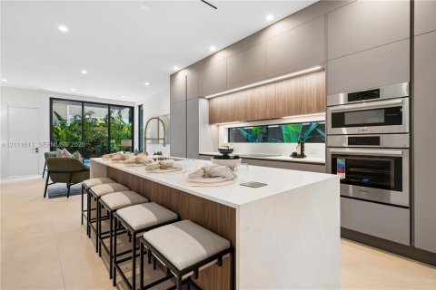 Adosado en venta en Miami, Florida, 4 dormitorios, 253.44 m2 № 2432229 - foto 7