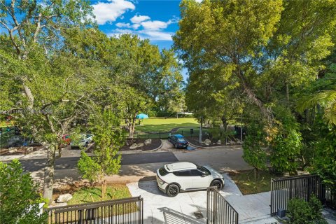 Adosado en venta en Miami, Florida, 4 dormitorios, 253.44 m2 № 2432229 - foto 21