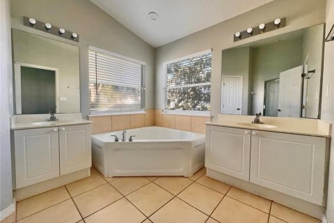 Townhouse in Kissimmee, Florida 4 bedrooms, 174.01 sq.m. № 1841779 - photo 12