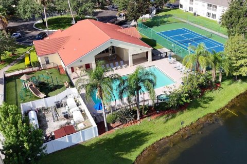 Townhouse in Kissimmee, Florida 4 bedrooms, 174.01 sq.m. № 1841779 - photo 28