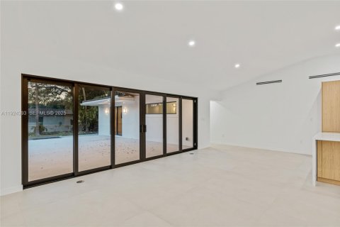 Casa en venta en Pinecrest, Florida, 5 dormitorios, 323.39 m2 № 1982803 - foto 16