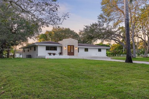 Casa en venta en Pinecrest, Florida, 5 dormitorios, 323.39 m2 № 1982803 - foto 3