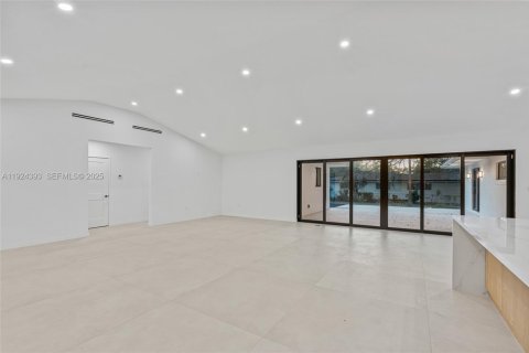 Casa en venta en Pinecrest, Florida, 5 dormitorios, 323.39 m2 № 1982803 - foto 15