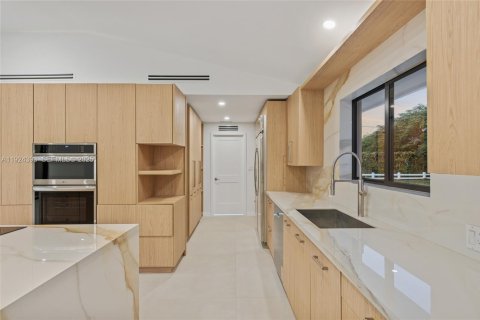 Casa en venta en Pinecrest, Florida, 5 dormitorios, 323.39 m2 № 1982803 - foto 20