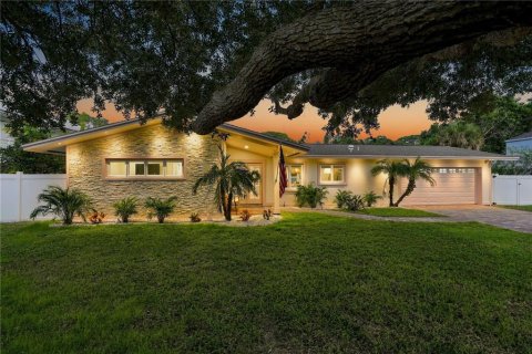 Villa ou maison à vendre à Palm Harbor, Floride: 2 chambres, 148.18 m2 № 2431149 - photo 2