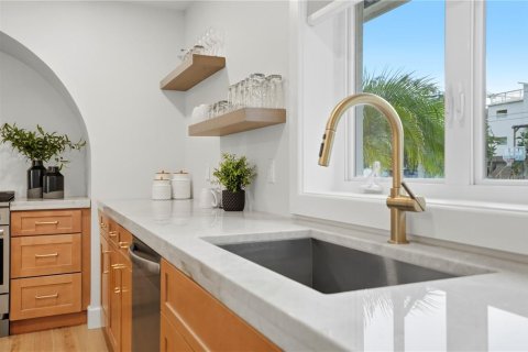 Villa ou maison à vendre à Palm Harbor, Floride: 2 chambres, 148.18 m2 № 2431149 - photo 9