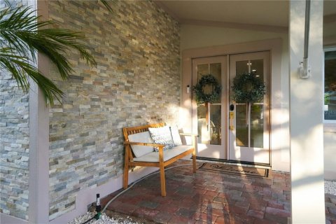 Villa ou maison à vendre à Palm Harbor, Floride: 2 chambres, 148.18 m2 № 2431149 - photo 4