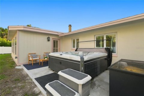 Villa ou maison à vendre à Palm Harbor, Floride: 2 chambres, 148.18 m2 № 2431149 - photo 28