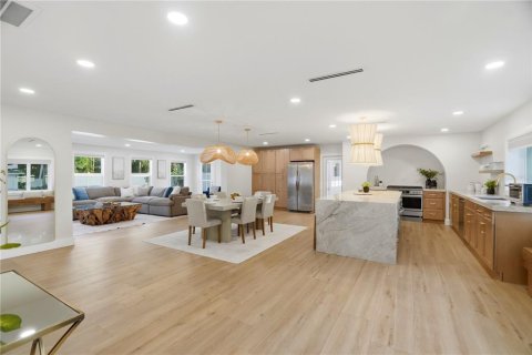 Villa ou maison à vendre à Palm Harbor, Floride: 2 chambres, 148.18 m2 № 2431149 - photo 6