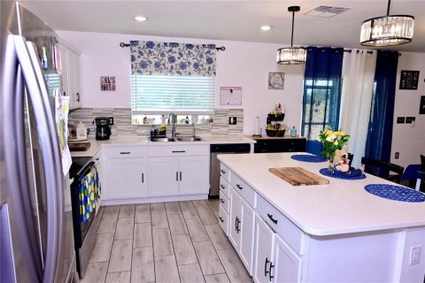 House in Winter Haven, Florida 4 bedrooms, 283.82 sq.m. № 1680670 - photo 14